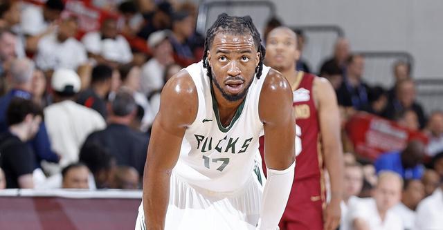 Ary：斯坦利-乌穆德与马刺签下一份训练营合同